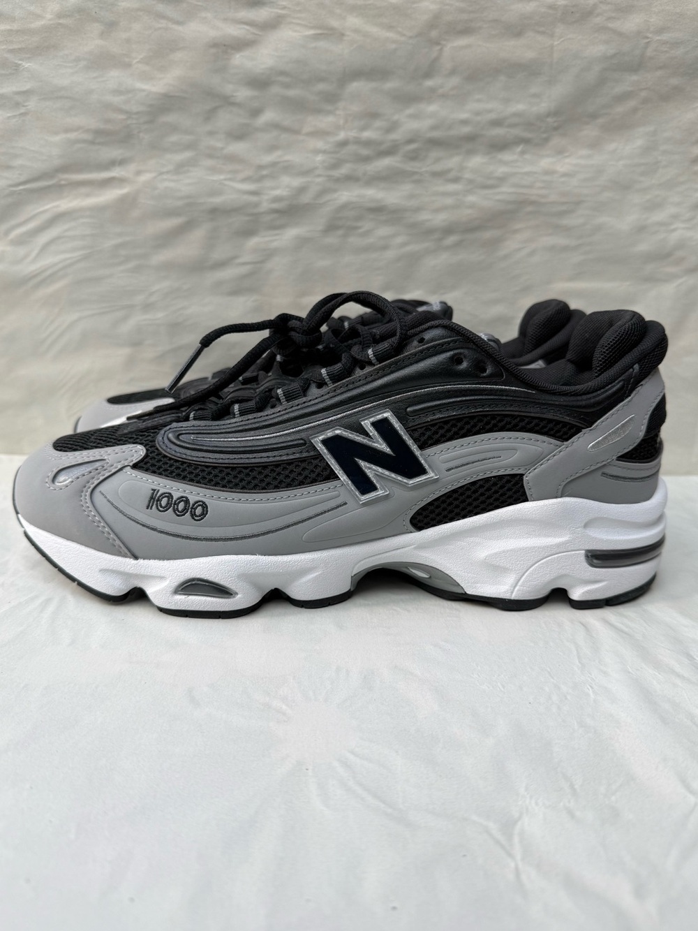 New Balance 1000 - Men's Casual Sneaker - Black & Gray - Size 9.5 - NWT